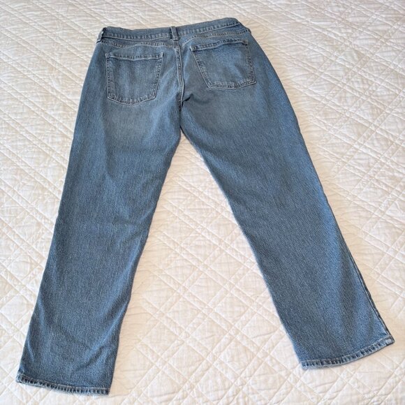 Old Navy Size 12 Petite Mid-Rise Wow Boyfriend Jeans - Picture 3 of 5